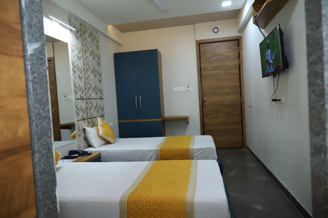 Hotel Dolphin Residency Patan  Exterior photo