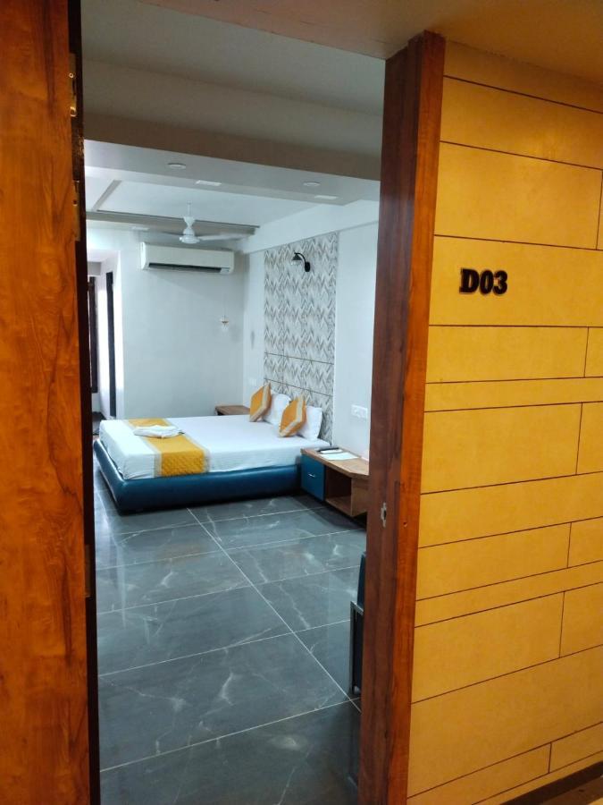 Hotel Dolphin Residency Patan  Exterior photo